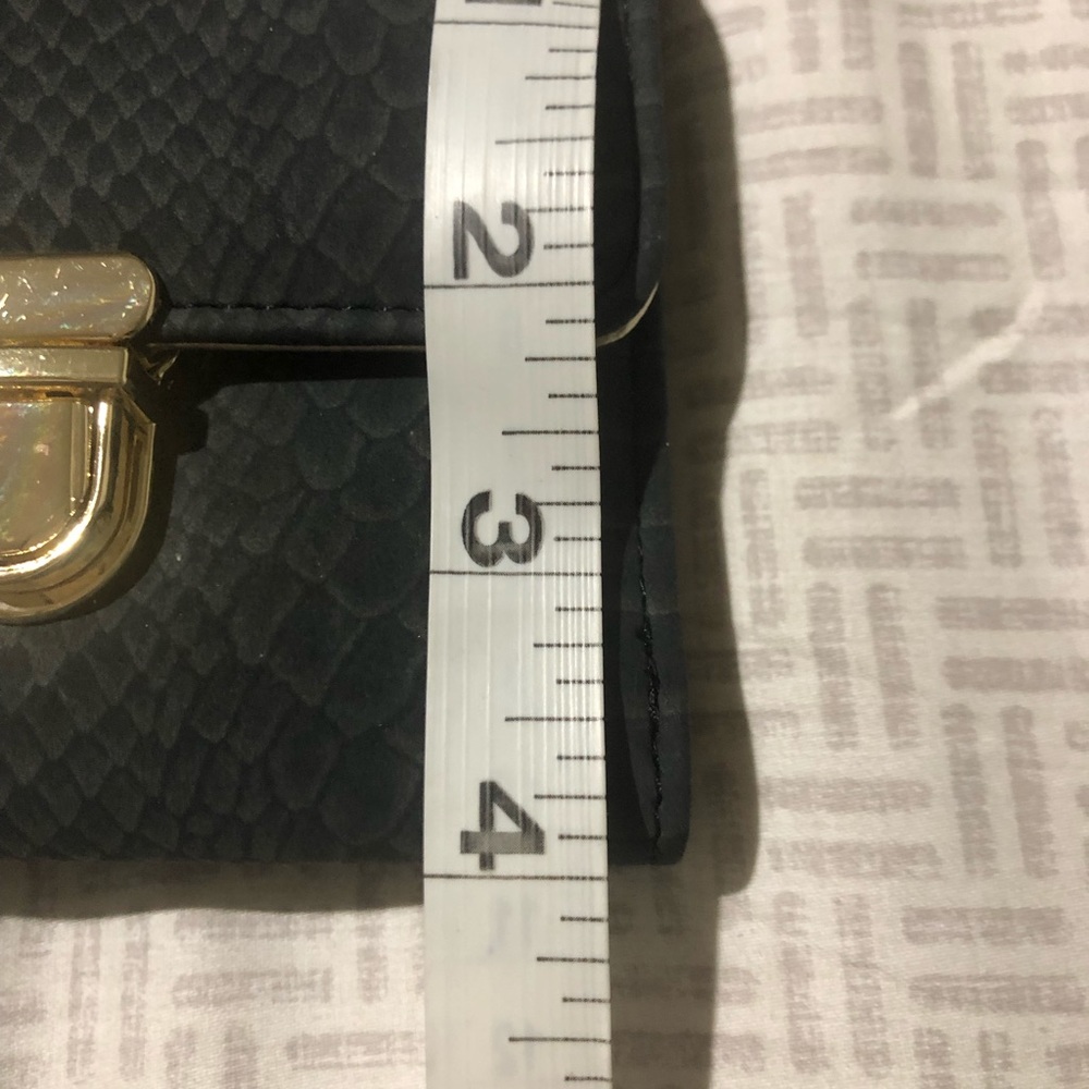 🌟NWT🌟Faux Snake Print Lock Wallet - Picture 7 of 8